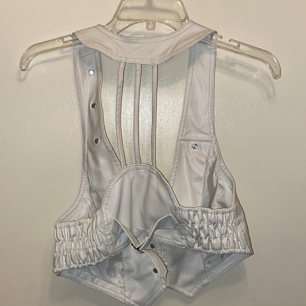 Backless Vest - Picture 3 of 4